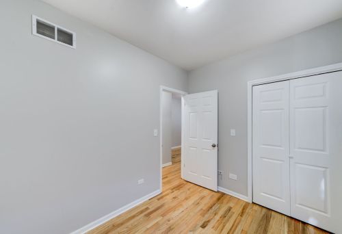 959 51 St, Chicago IL 60609-5124 exterior