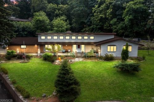 48 Emeline Dr, Paterson, NJ 07506-3059