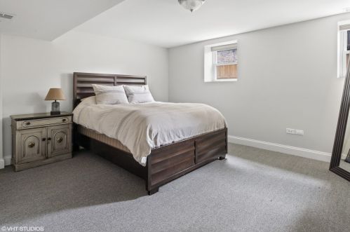 4320 Bernard St, Chicago IL  60618-1110 exterior