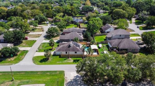 10823 Estelle Cir, Montgomery TX 77356-4721 exterior