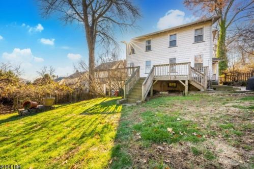 85 Lawrence Ave, Town Center NJ  07052-3707 exterior