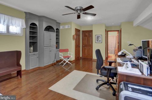 181 Primrose Ln, Hanover PA 17331-5211 exterior