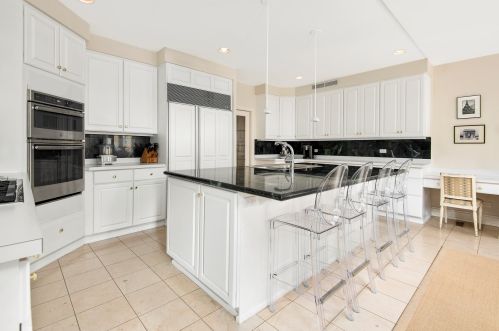 2039 Mohawk St, Chicago IL 60614-4514 exterior