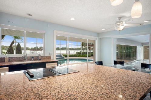 126 Spg Vly Loop, Altamonte Springs FL 32714-6509 exterior