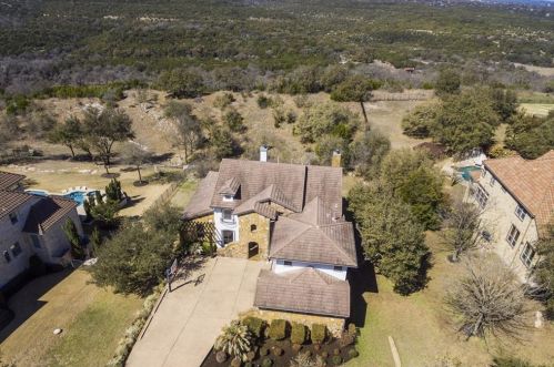 400 Dawn River Cv, Austin TX 78732-1986 exterior