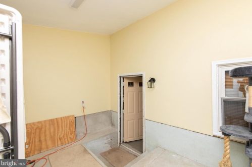 18 Trinity Ln, Blenheim NJ exterior