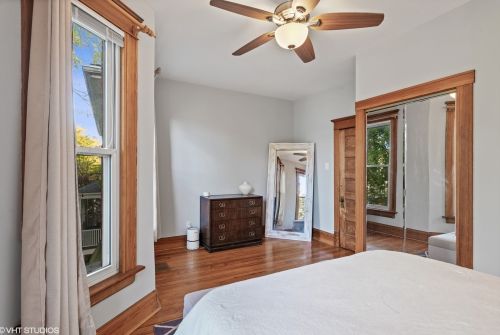 2163 Leland Ave, Chicago IL 60625-1528 exterior