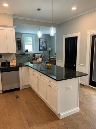 517 Lorenz Ave, Pittsburgh PA 15220-5716 exterior