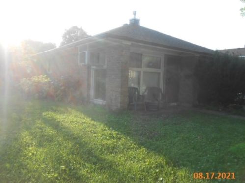 9642 Euclid Ave, Chicago, IL 60617-4726