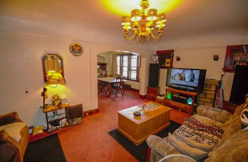 2501 10th St, Milwaukee, WI 53215-3428