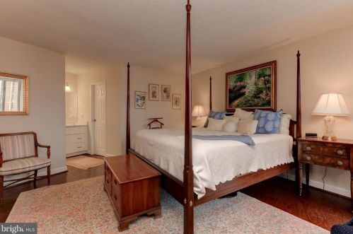 6800 Fleetwood Rd, Mc Lean VA  22101-3604 exterior