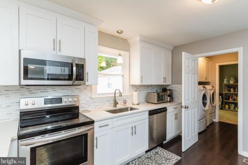 33 Vly Vw Dr, Hanover PA 17331-8307 exterior