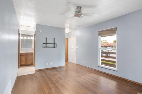 802 Berkley Cir, Mishawaka IN 46544-4802 exterior