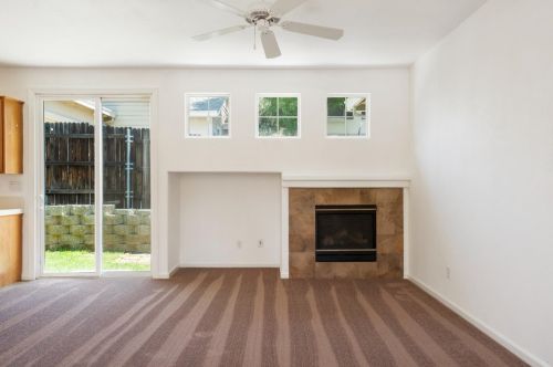 851 Holley Ct, Folsom CA 95630-3518 exterior