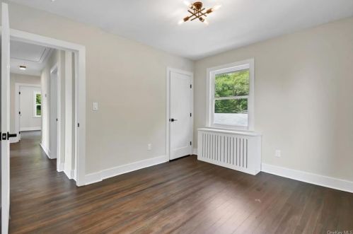 11 Hutchinson Blvd, Mount Vernon NY 10552-2510 exterior