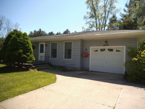 1137 Wilshire Dr, Sylvan Beach, MI 49461-1409