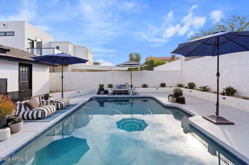 15026 19th Way, Phoenix AZ  85022-3905 exterior