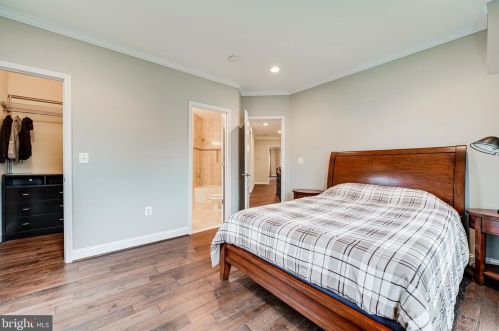 1339 Mayflower Dr, Mc Lean VA 22101-5612 exterior