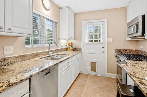 5656 Kenneth Ave, Chicago IL  60646-5906 exterior