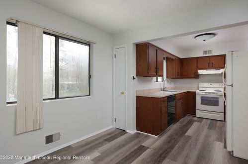 258 Clubhouse Dr, Middletown NJ 07748-1340 exterior