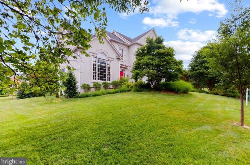 1427 Mayhurst Blvd, Mc Lean, VA 22102-2236