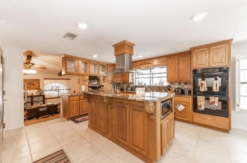 309 Rolling Oaks Ln, San Antonio TX 78253-5354 exterior