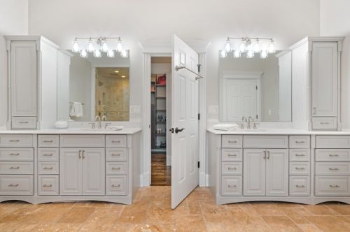 2456 Hutchinson St, Chicago IL 60618-2939 exterior