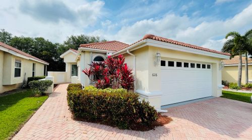 626 Treasure Cv, Fort Pierce FL  34986-3438 exterior