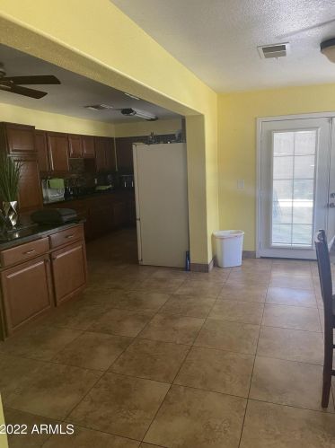 6414 Avalon Dr, Phoenix AZ 85033-5710 exterior