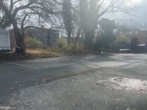 2429 Franklin St, Washington DC  20018-4202 exterior