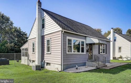 4112 Woodland Ave, Chester, PA 19015-1626