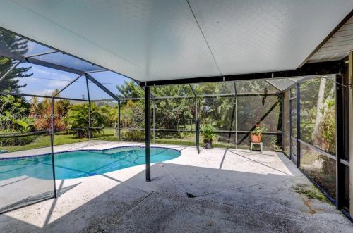 681 College Park Rd, Fort Pierce FL 34953-3330 exterior