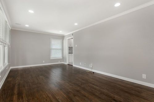 570 Bondstone Dr, Dallas TX  75218-1716 exterior