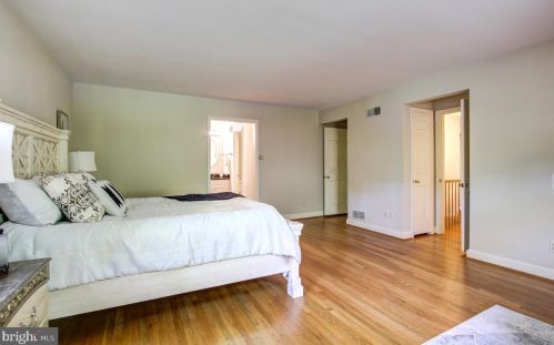 10512 Gainsborough Rd, Rockville MD 20854-3717 exterior