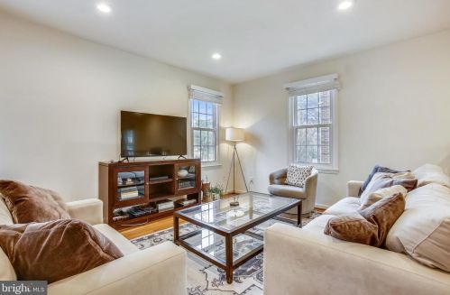 7408 Salford Ct, Alexandria VA  22315-4728 exterior