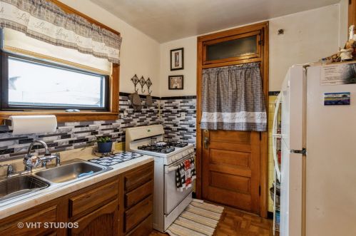 3922 Leclaire Ave, Chicago IL 60641-5083 exterior