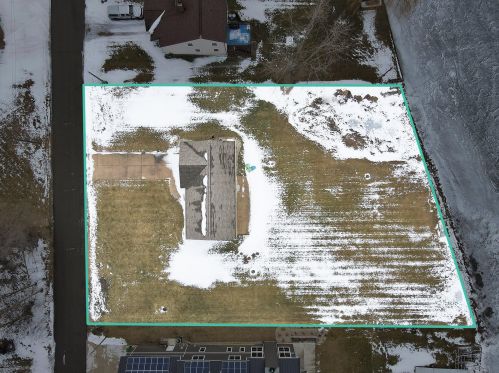 65526 Peninsula Dr, Cassopolis MI 49031-8530 exterior