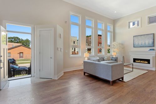 4331 Vernon Ave, Chicago IL 60653-3406 exterior