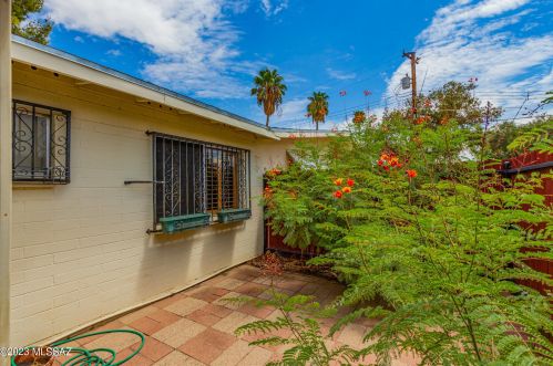 414 Silverbell Rd, Tucson AZ 85745-9385 exterior