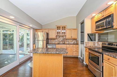 2 Gehrig St, Commack NY 11725-2006 exterior