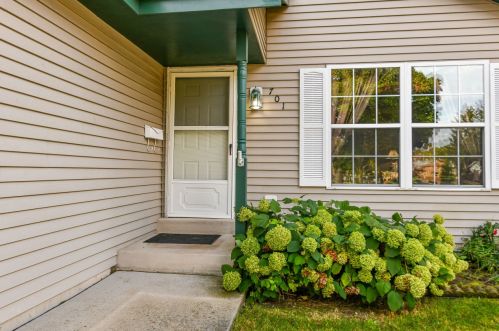 701 Cudahy Ave, Milwaukee, WI 53207-5205