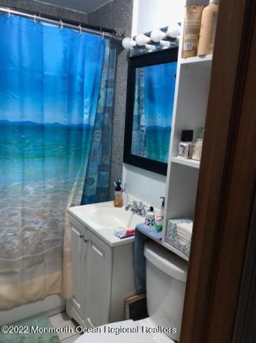 47 Macarthur Dr, Edison, NJ 08837-2831