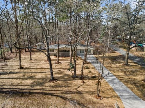 484 Dot Dr, Atlanta GA 30349-2703 exterior