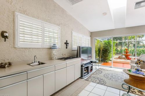 268 Countryside Dr, Naples FL 34104-6722 exterior