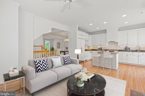 252 Murtha St, Alexandria VA 22304-8613 exterior