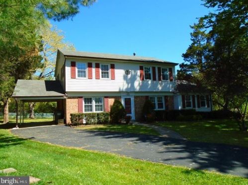 7432 Berwick Ct, Alexandria VA  22315-4109 exterior