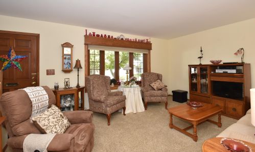 4937 Colonial Ct, Milwaukee WI exterior