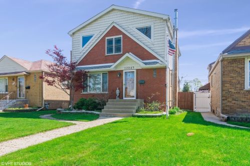 10843 Avenue, Chicago, IL 60617-6749