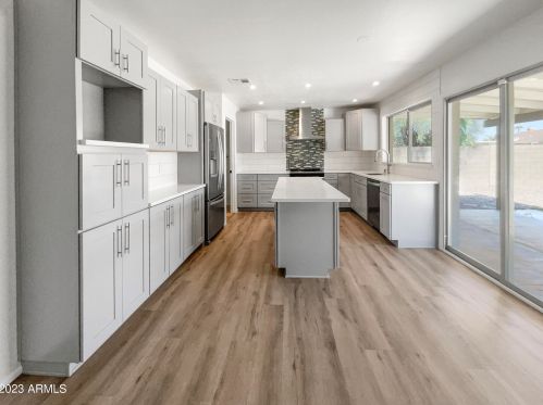 1956 Angela Dr, Phoenix AZ  85023-2334 exterior