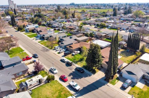 654 Birchwood Way, Turlock CA 95380-5952 exterior